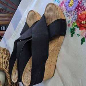 Lucky Brand Black Tan Platform Mules